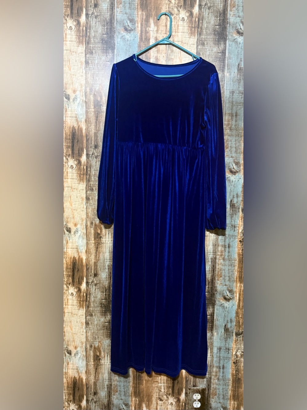 NWOT. Source Unknown Royal Blue Velvet Maxi Dress